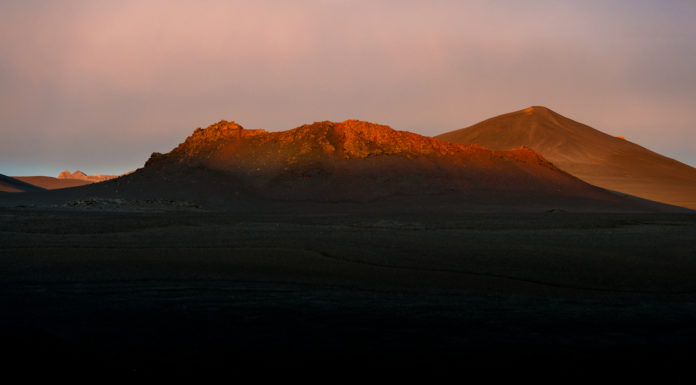 Running for the light Crater near Vatnaöldur
